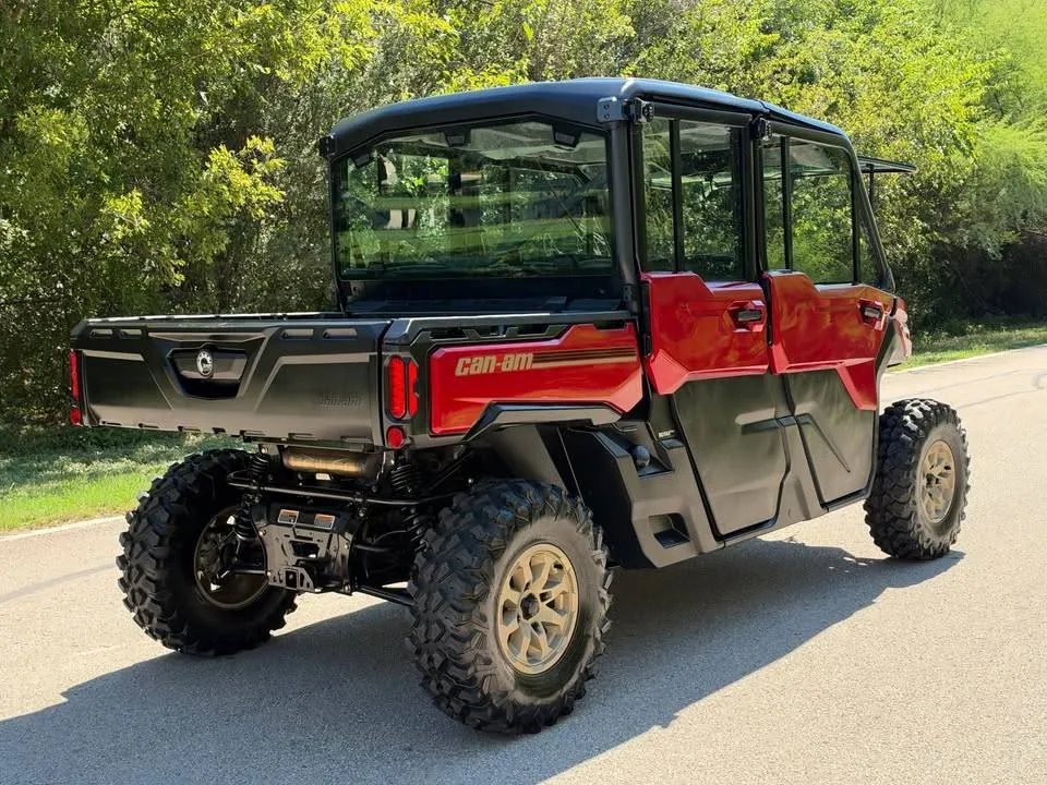 2024 Can-Am Defender Max HD10 Limited — photo 3