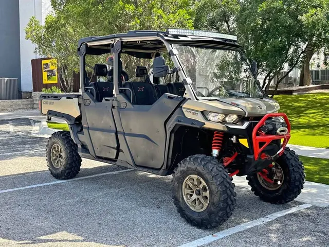 2022 Can-Am Defender Max HD10 XMR