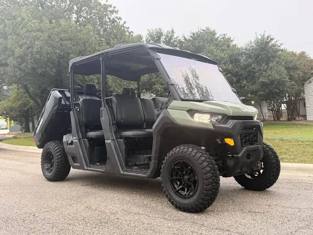 2021 Can-Am Defender Max HD8