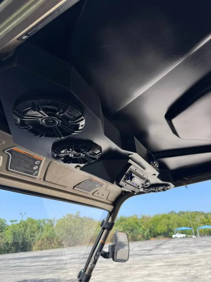 2022 Can-Am Defender Max HD10 XMR — photo 10