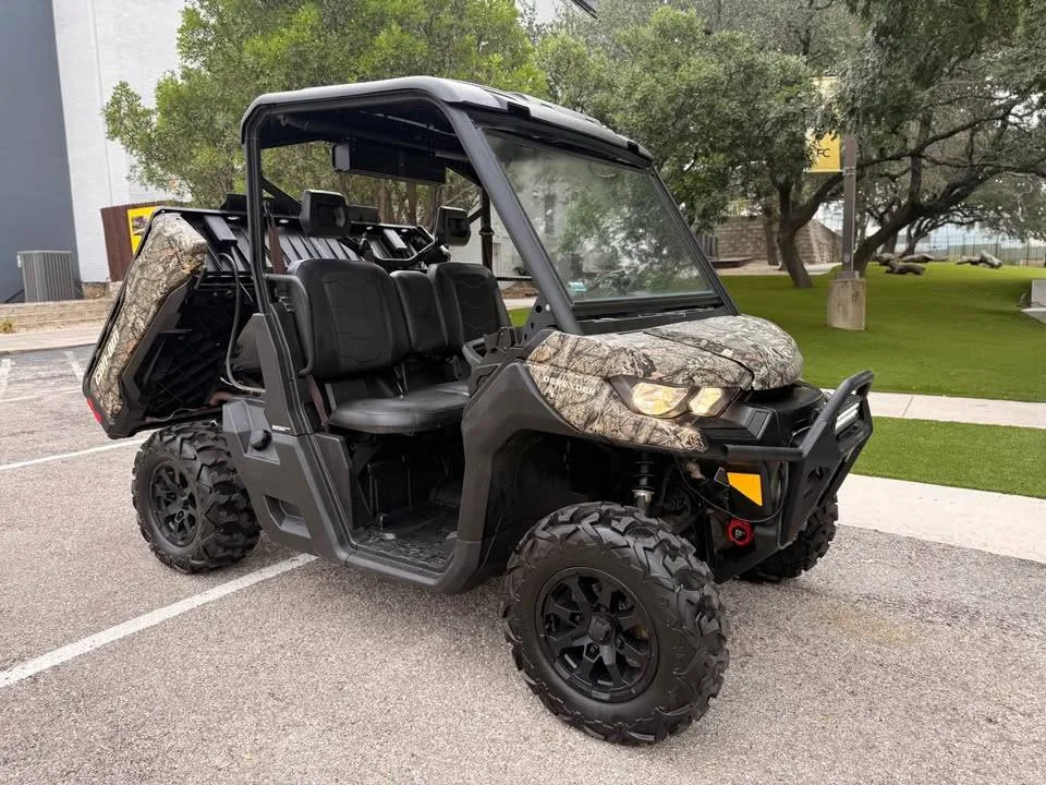 2020 Can-Am Defender HD8 XT — photo 9