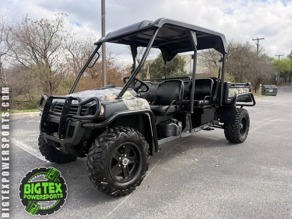 2018 John Deere Gator 825i S4