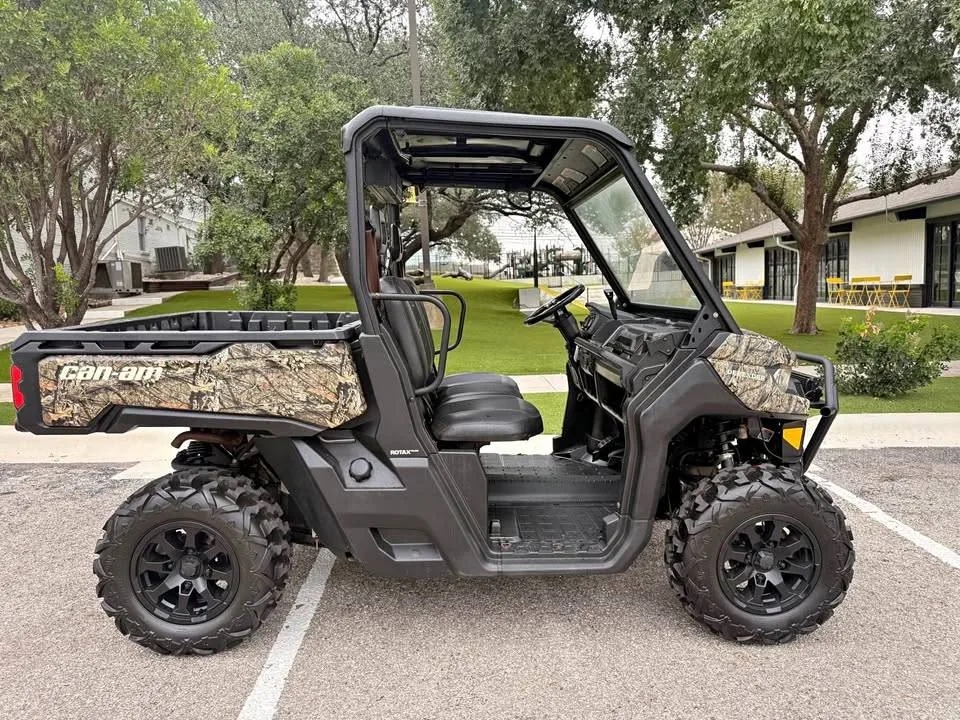 2020 Can-Am Defender HD8 XT — photo 10
