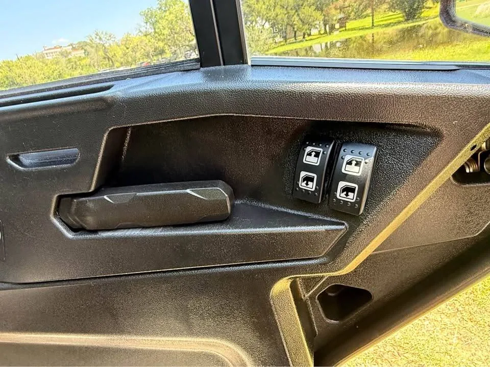 2025 Can-Am Defender 6x6 HD10 Limited — photo 13