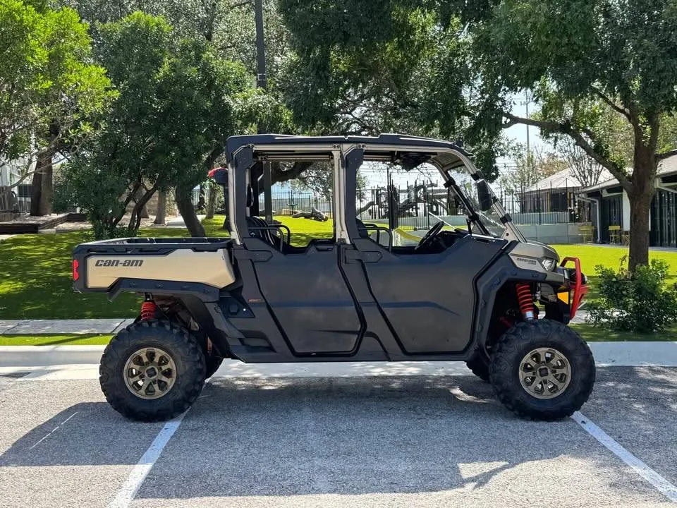2022 Can-Am Defender Max HD10 XMR — photo 7