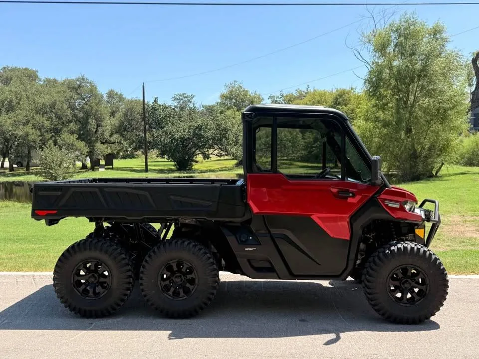 2025 Can-Am Defender 6x6 HD10 Limited — photo 9