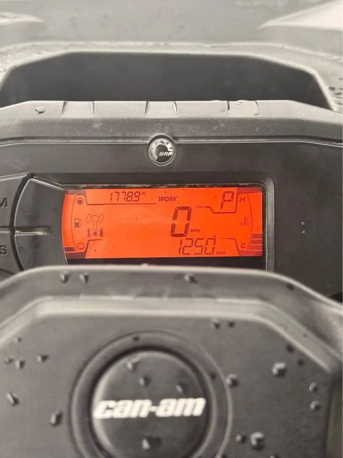 2021 Can-Am Defender Max HD8 — photo 8
