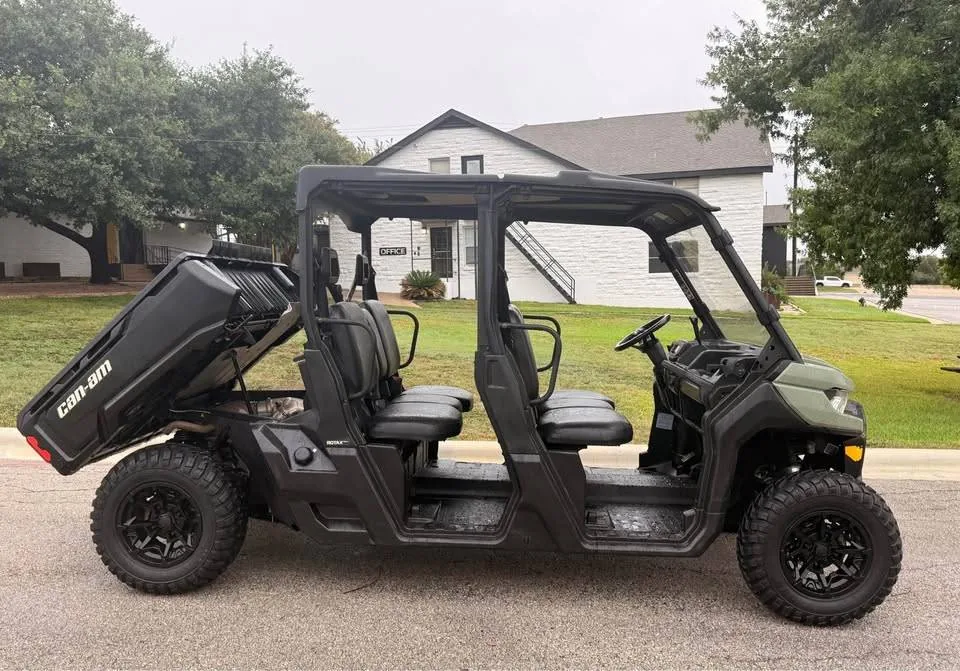 2021 Can-Am Defender Max HD8 — photo 9