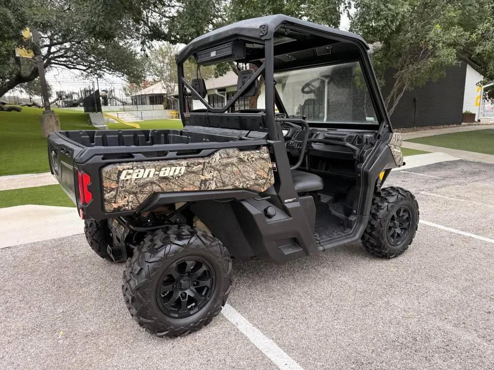2020 Can-Am Defender HD8 XT — photo 8