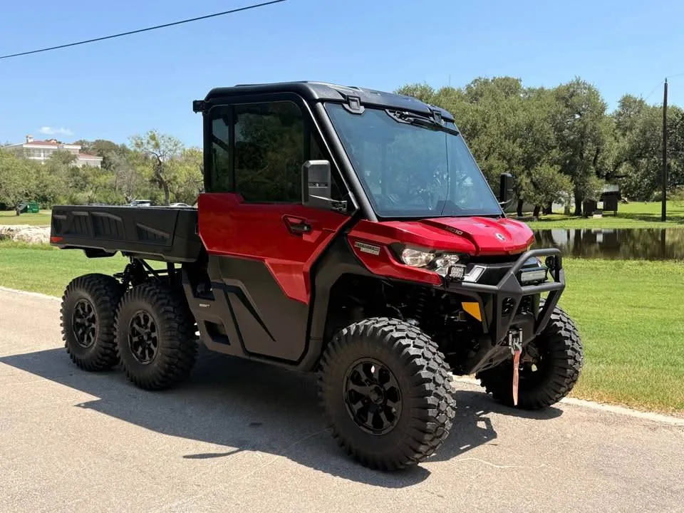 2025 Can-Am Defender 6x6 HD10 Limited — photo 10