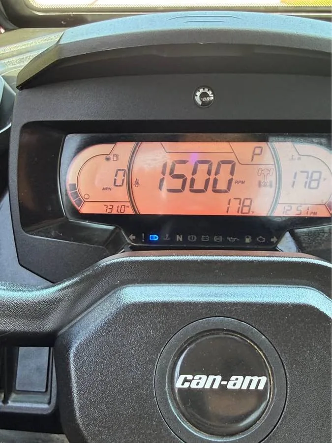 2025 Can-Am Defender 6x6 HD10 Limited — photo 11