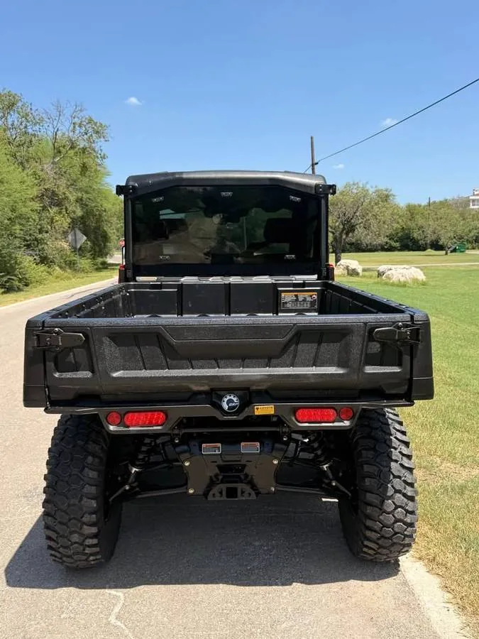 2025 Can-Am Defender 6x6 HD10 Limited