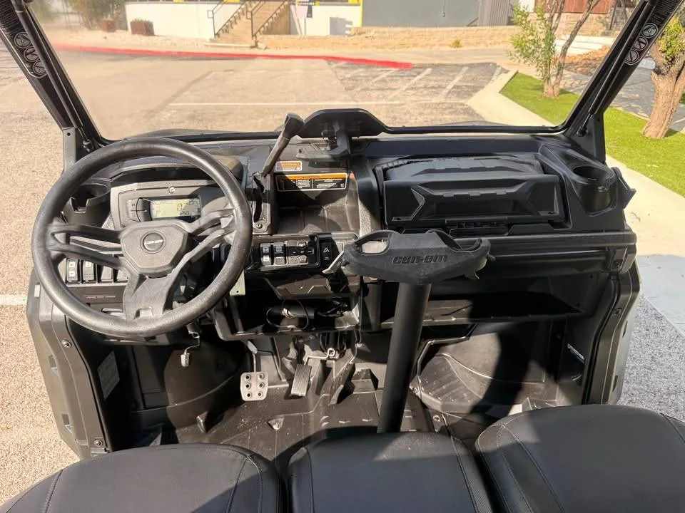 2021 Can-Am Defender HD10 Max — photo 7